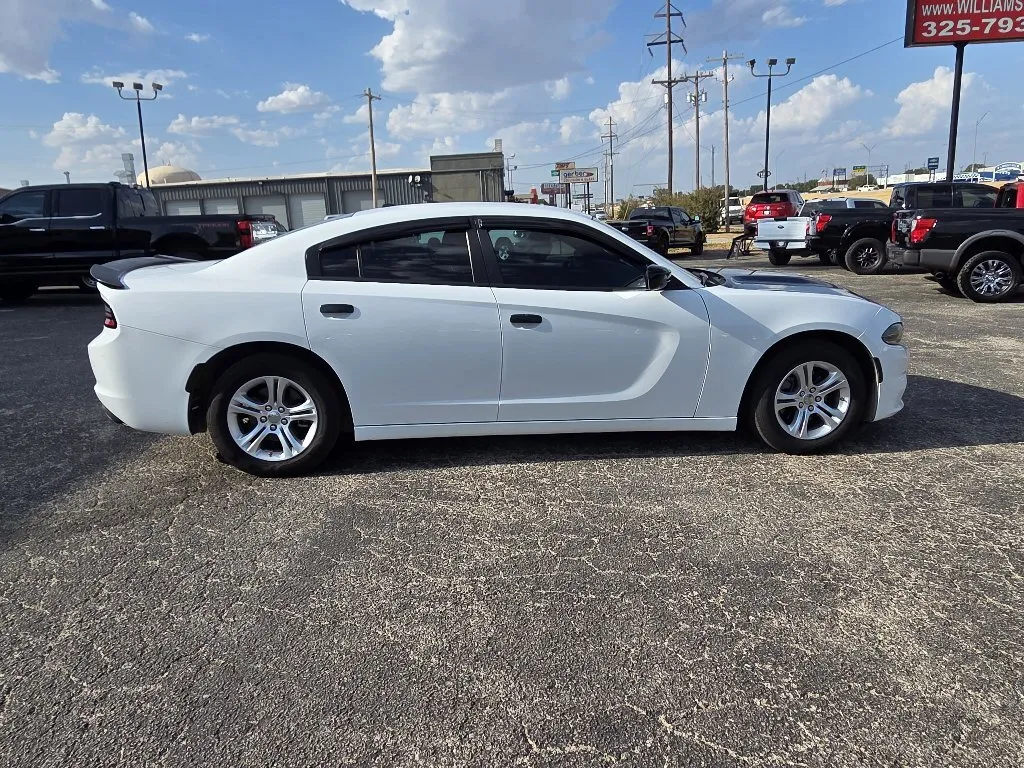 Dodge Charger photo 8