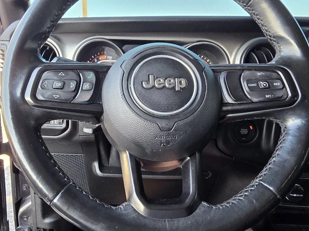 Jeep Wrangler photo 21