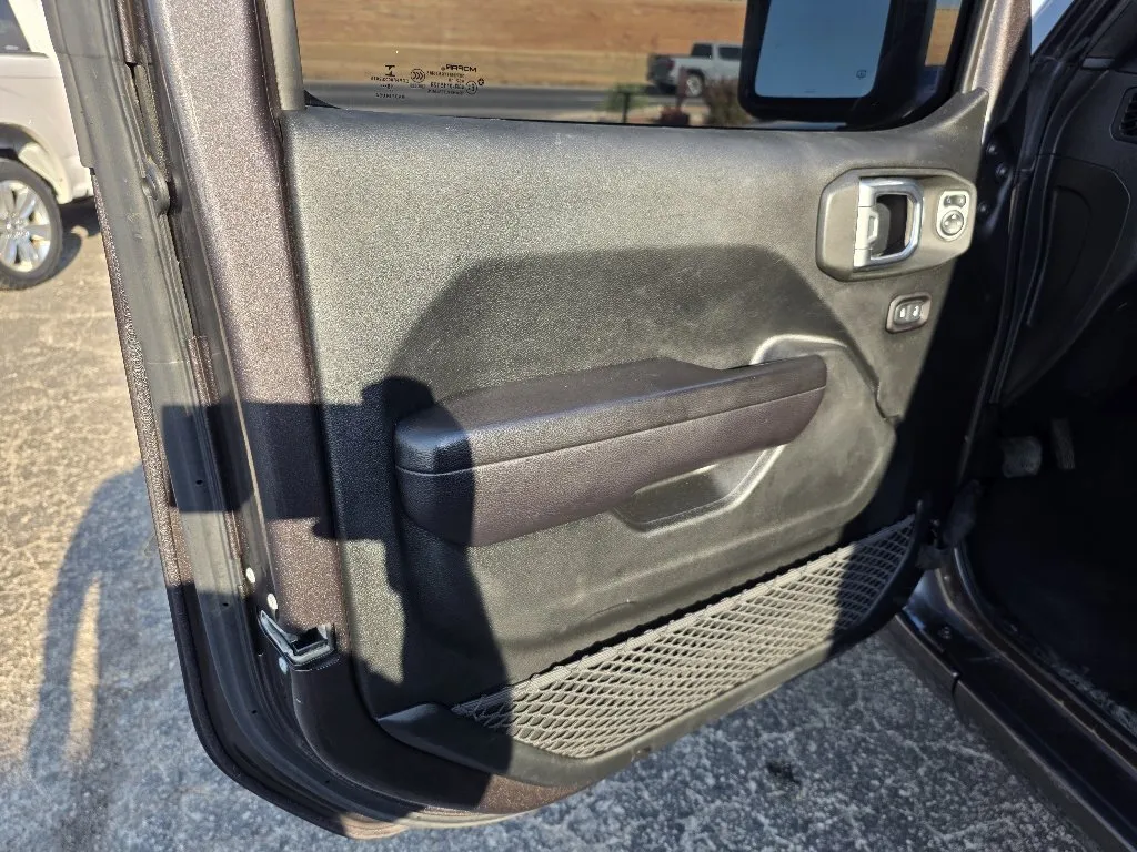 Jeep Wrangler photo 10