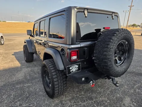 More photos of 2018 JEEP WRANGLER UNLIMI SPORT at Williams Group Auto, TX