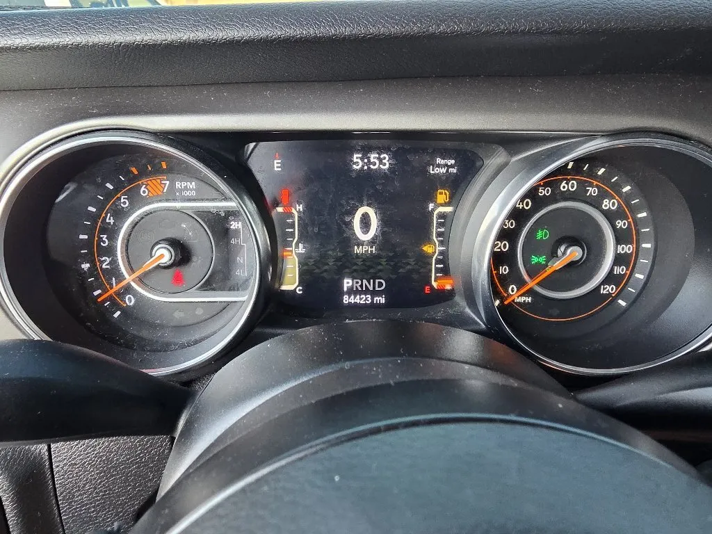 Jeep Wrangler photo 17
