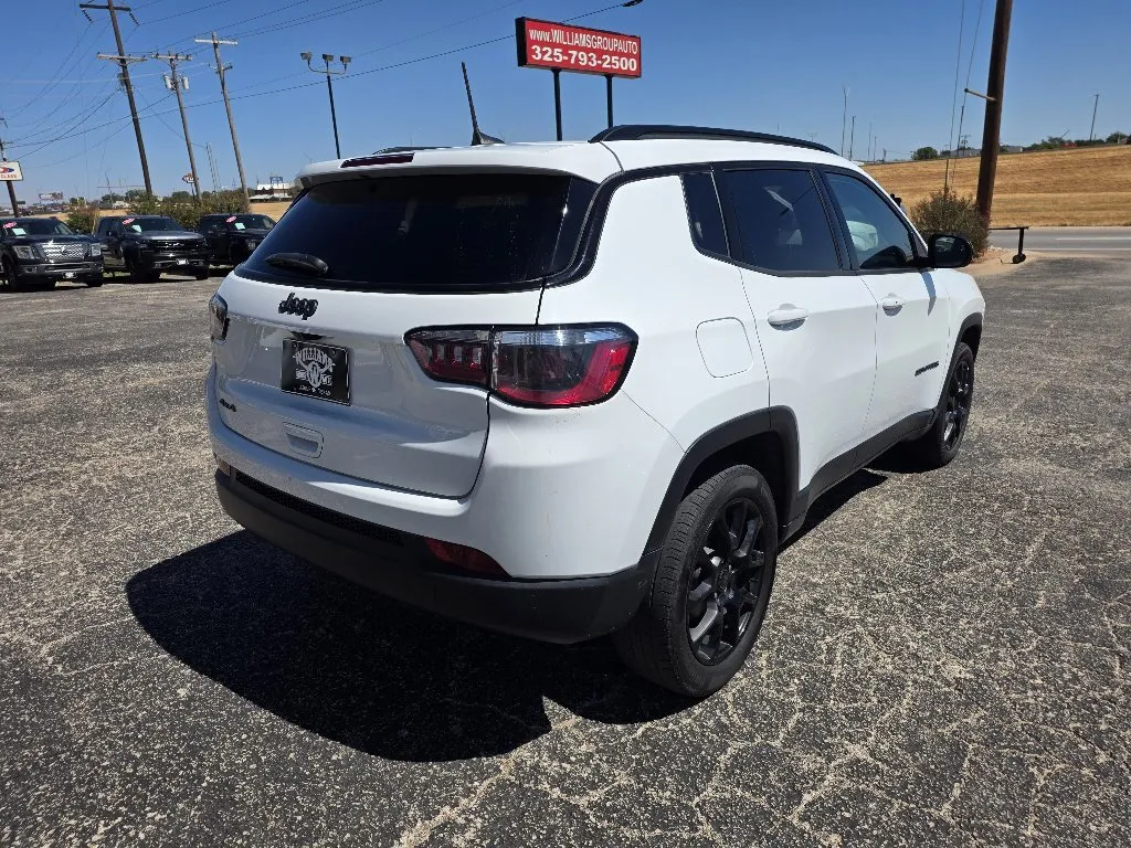 Jeep Compass photo 7