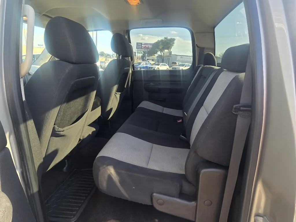 Chevrolet Silverado photo 13