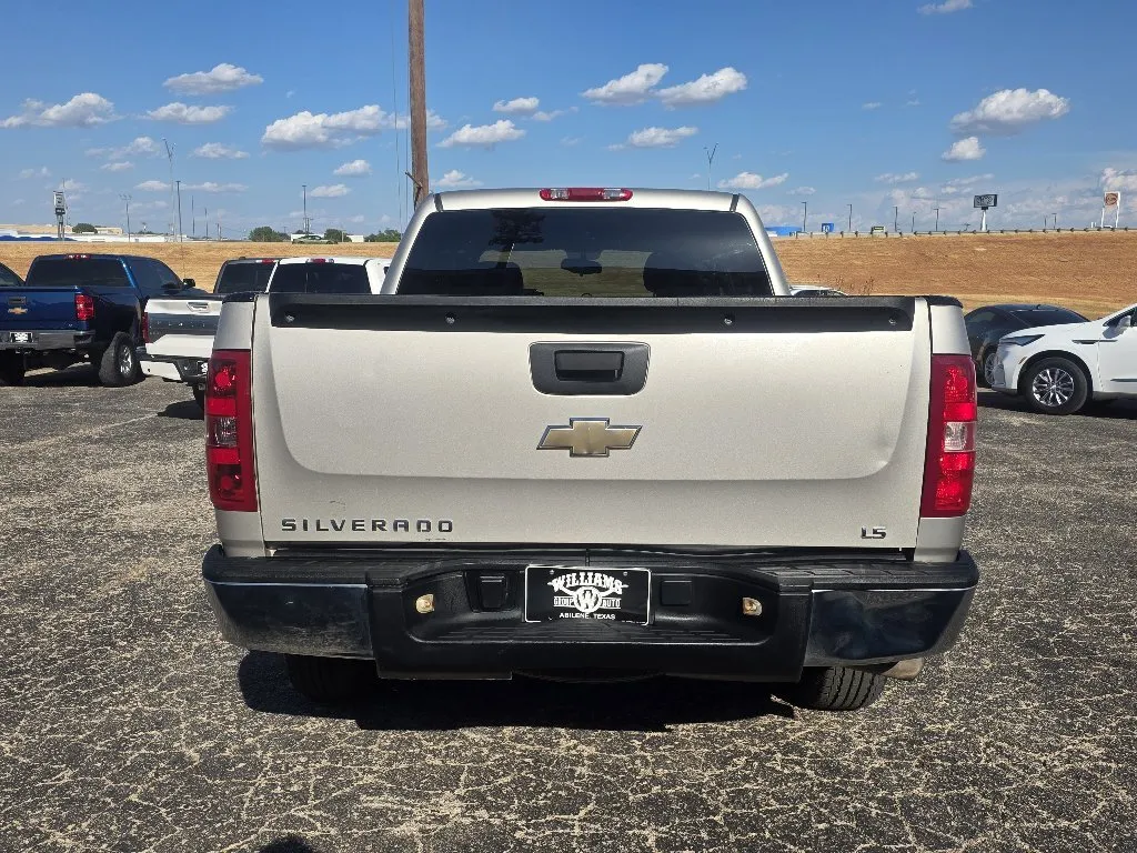 Chevrolet Silverado photo 6
