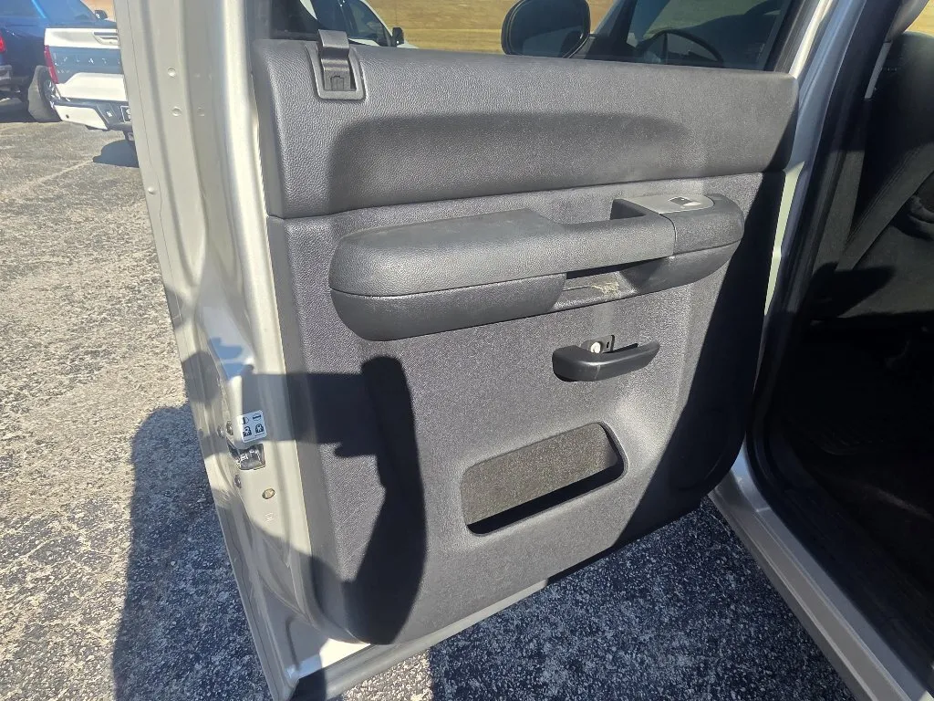 Chevrolet Silverado photo 12