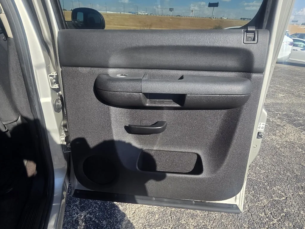Chevrolet Silverado photo 14