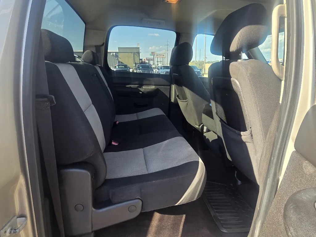 Chevrolet Silverado photo 15