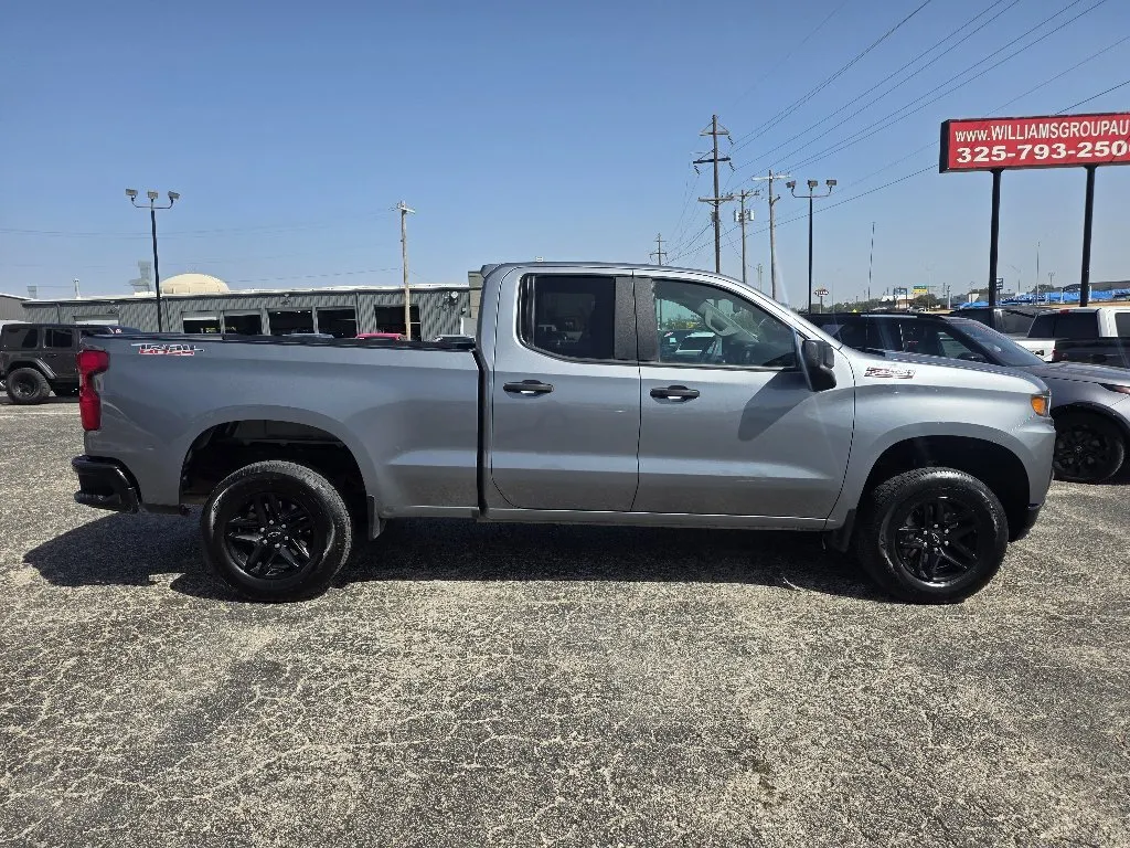 Chevrolet Silverado photo 8