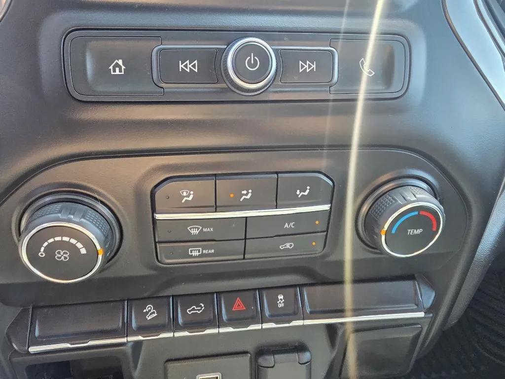Chevrolet Silverado photo 20