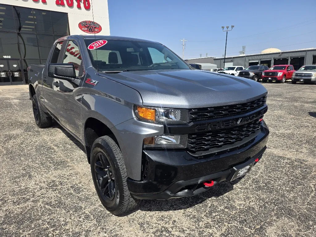 Gray 2019 CHEVROLET SILVERADO 1500 TRAIL BOSS CUSTOM for sale in Abilene, TX