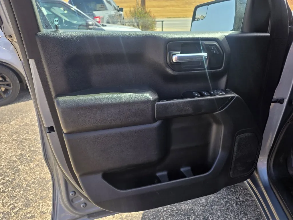 Chevrolet Silverado photo 10