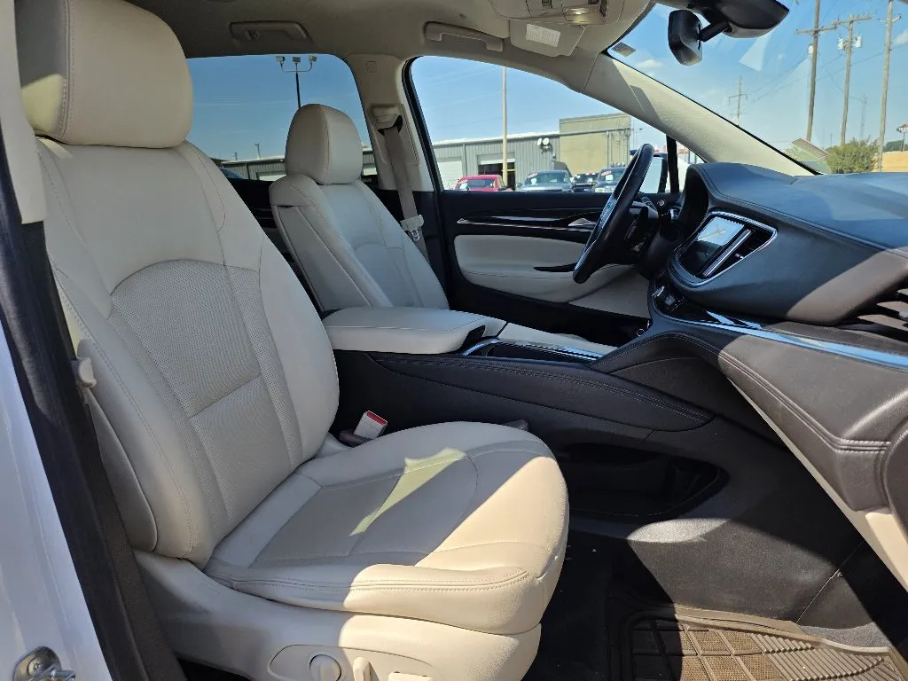 Buick Enclave photo 19