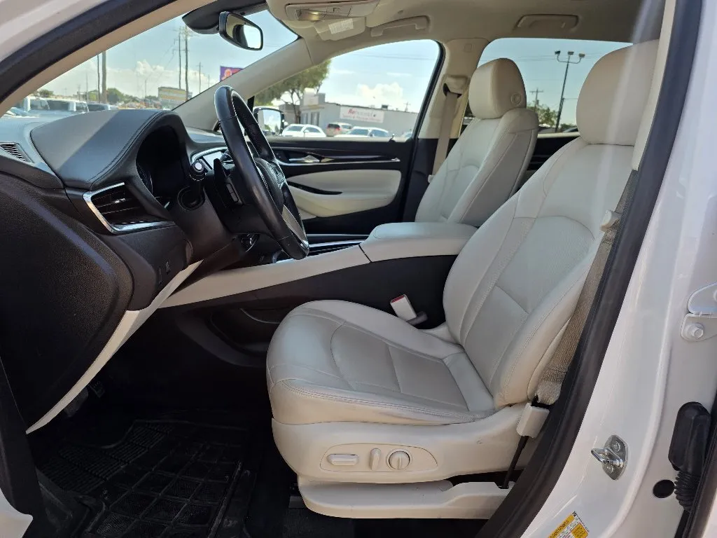 Buick Enclave photo 11