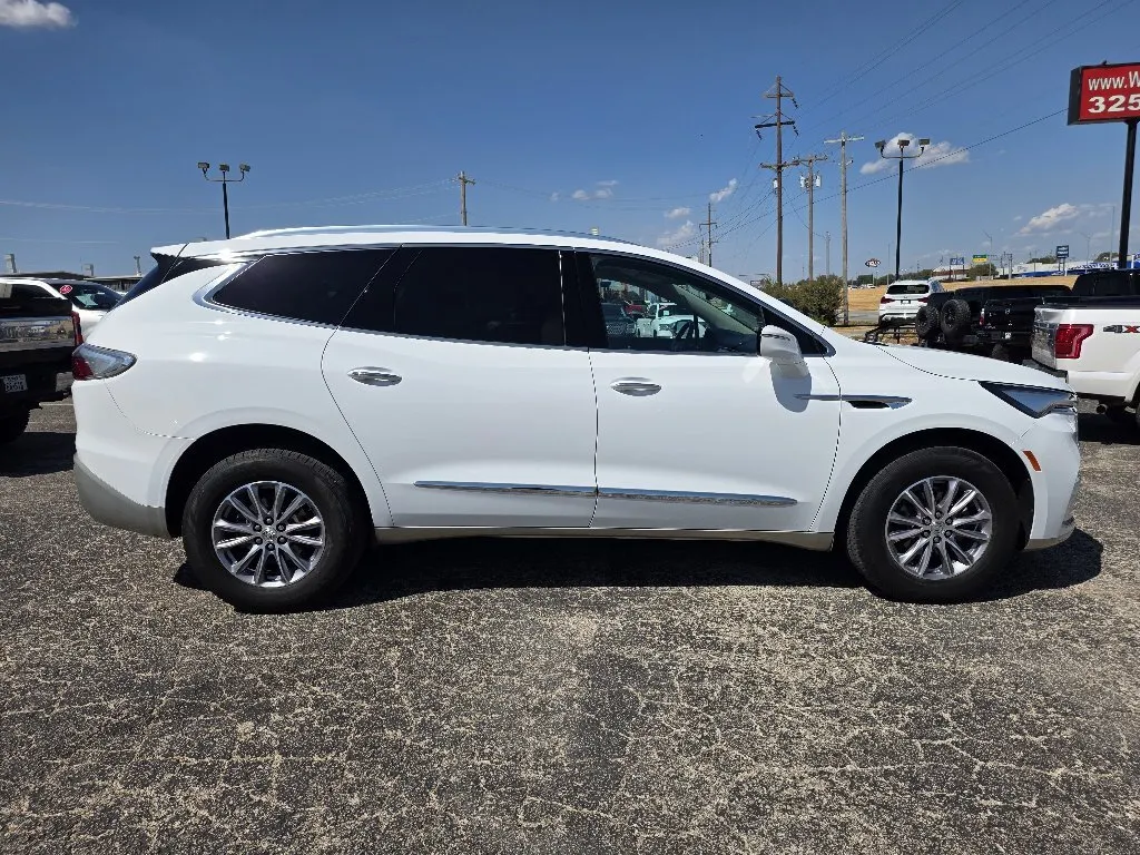 Buick Enclave photo 8