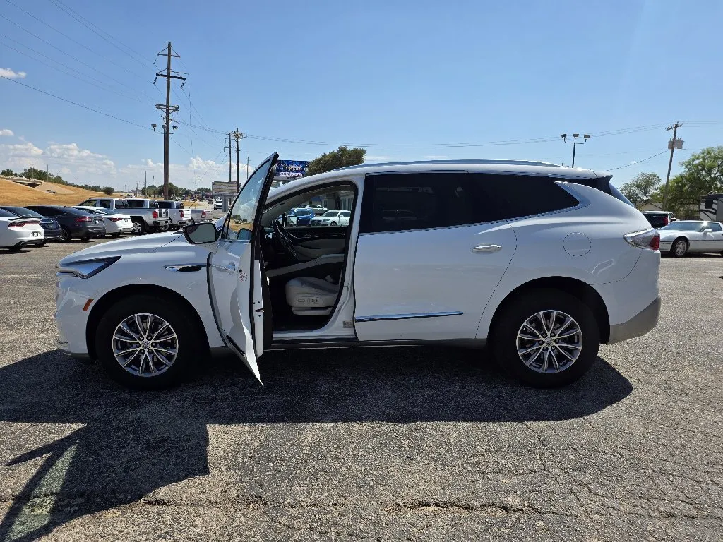 Buick Enclave photo 9