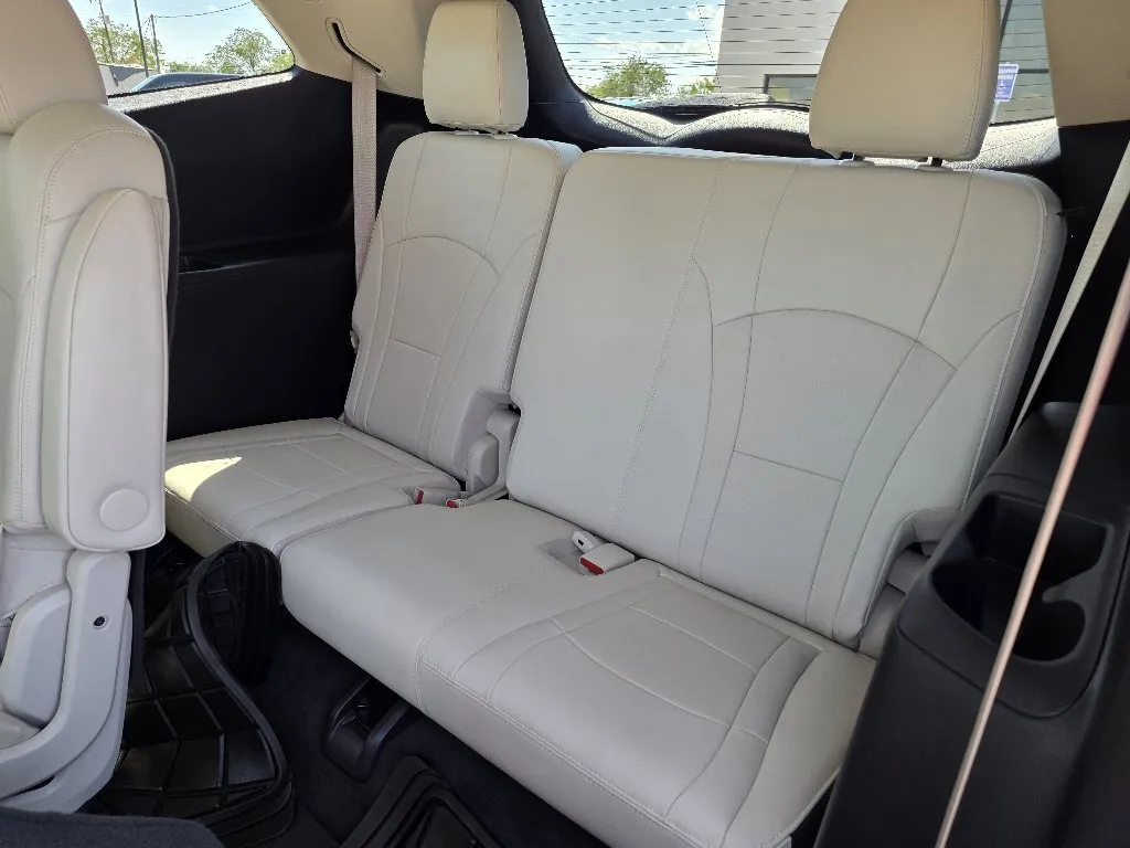 Buick Enclave photo 14
