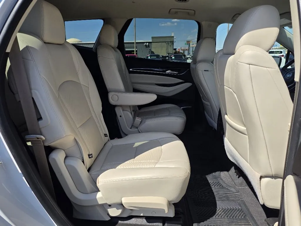 Buick Enclave photo 16