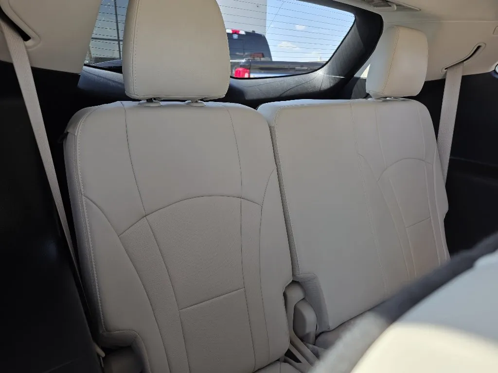 Buick Enclave photo 17