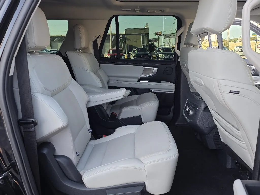 Ford Expedition photo 16