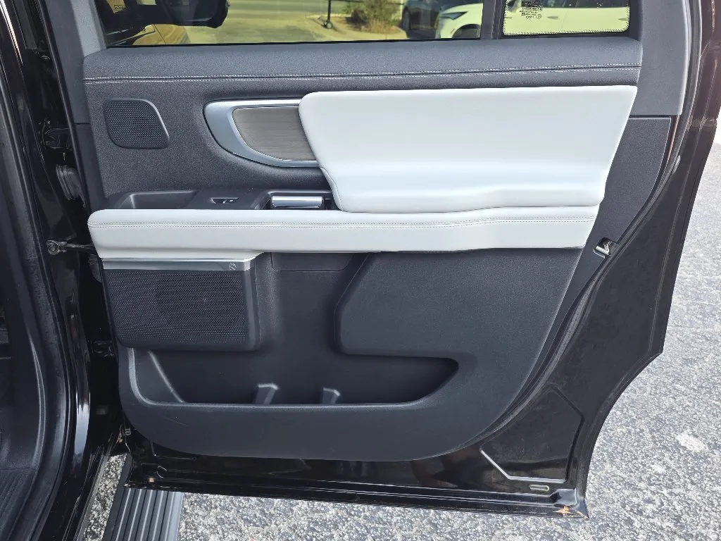 Ford Expedition photo 15