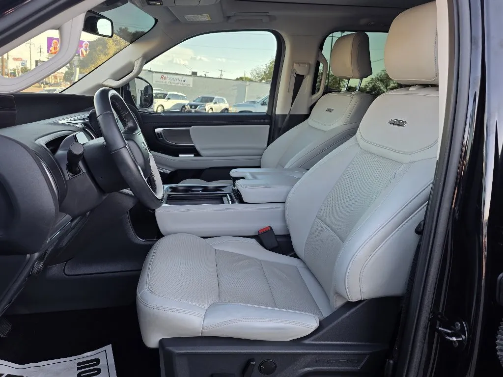 Ford Expedition photo 11