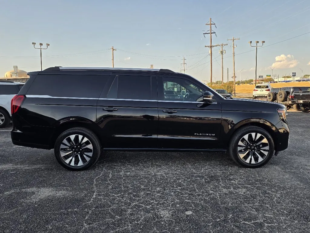 Ford Expedition photo 8