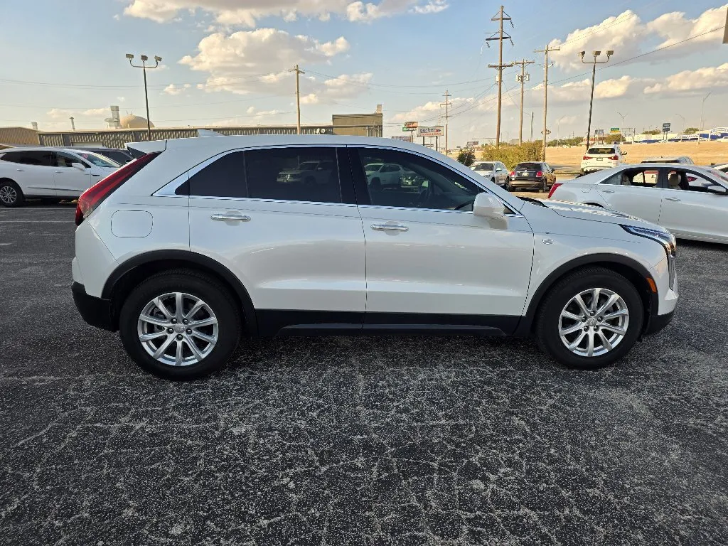 Cadillac XT4 photo 8