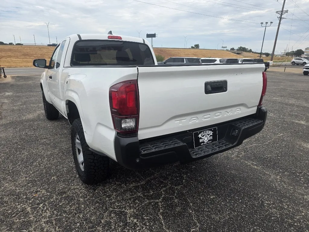 Toyota Tacoma photo 5