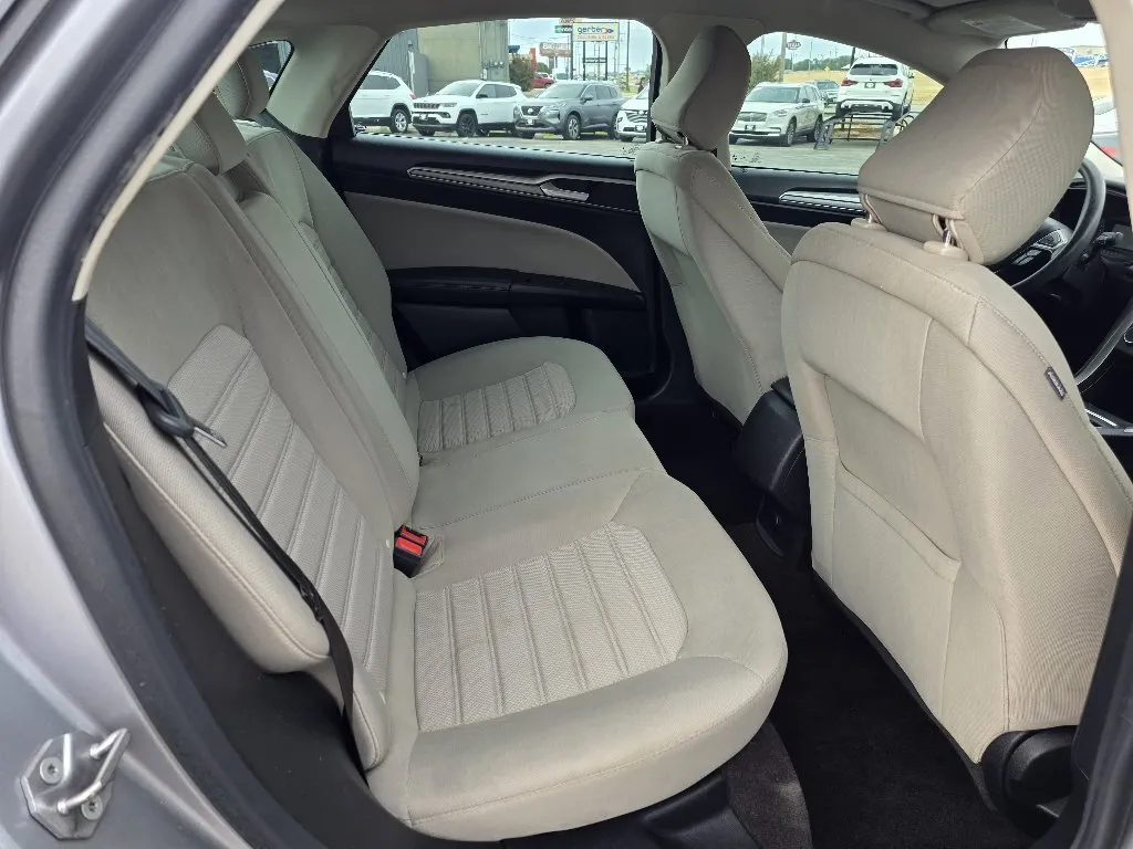 Ford Fusion photo 15