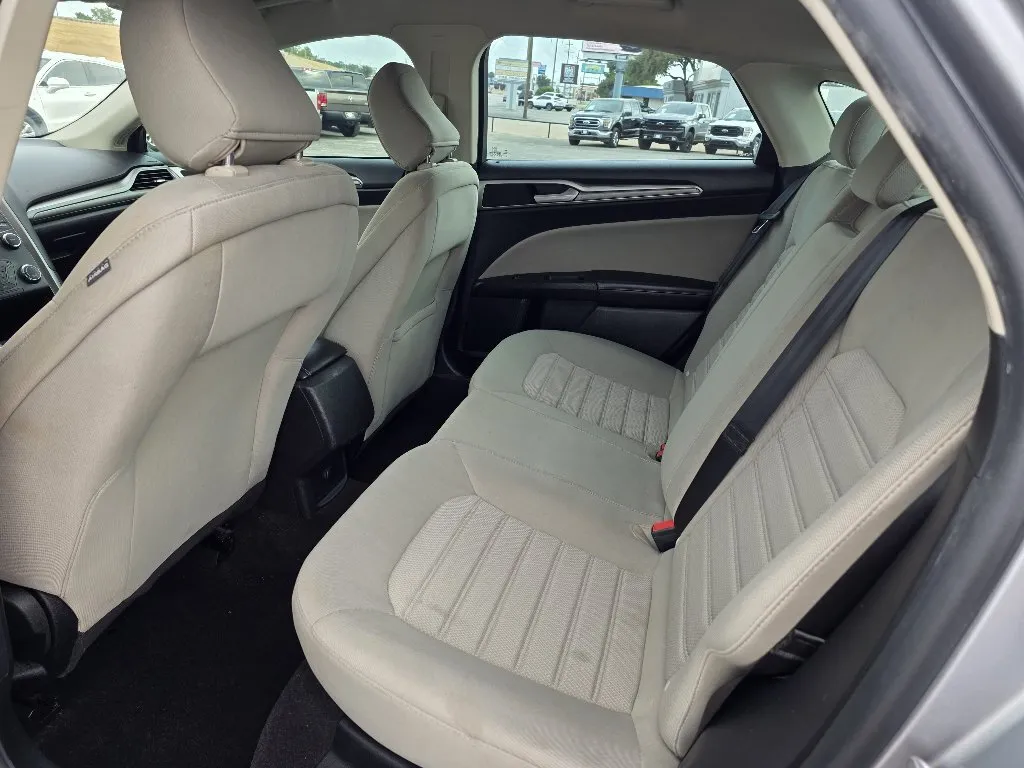 Ford Fusion photo 13