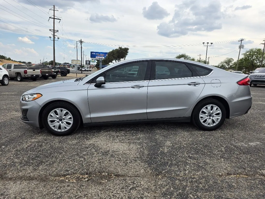 Ford Fusion photo 4