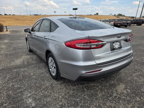 More photos of 2020 FORD FUSION S at Williams Group Auto, TX