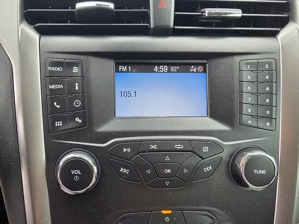 Ford Fusion photo 19