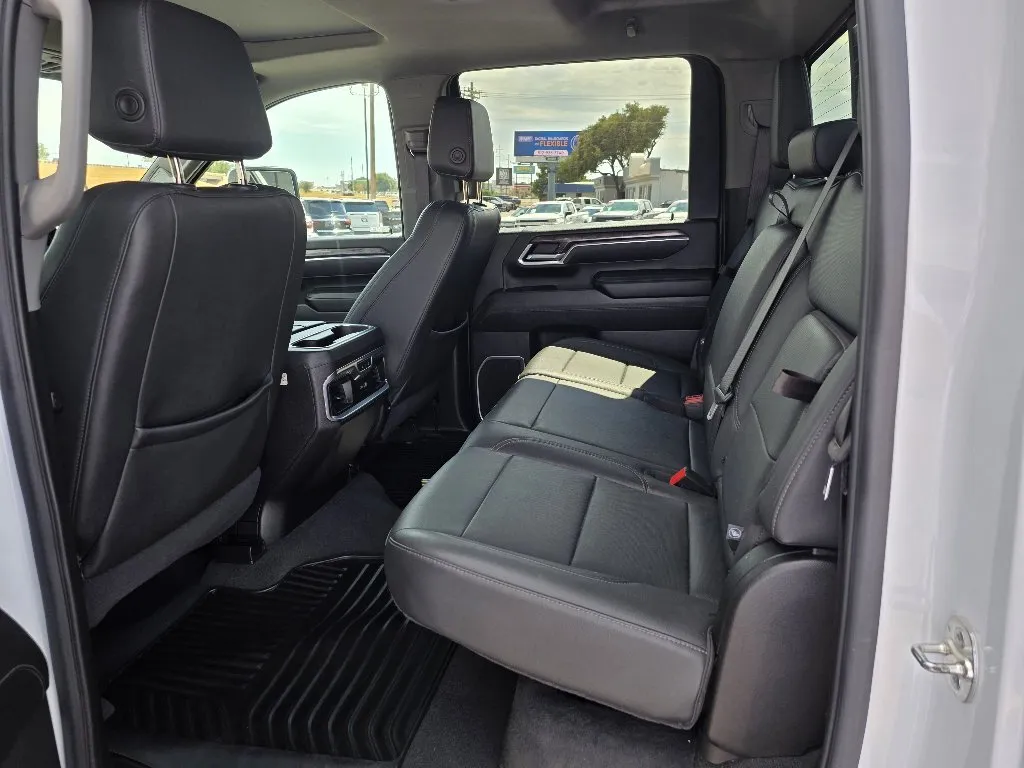 Chevrolet Silverado photo 13
