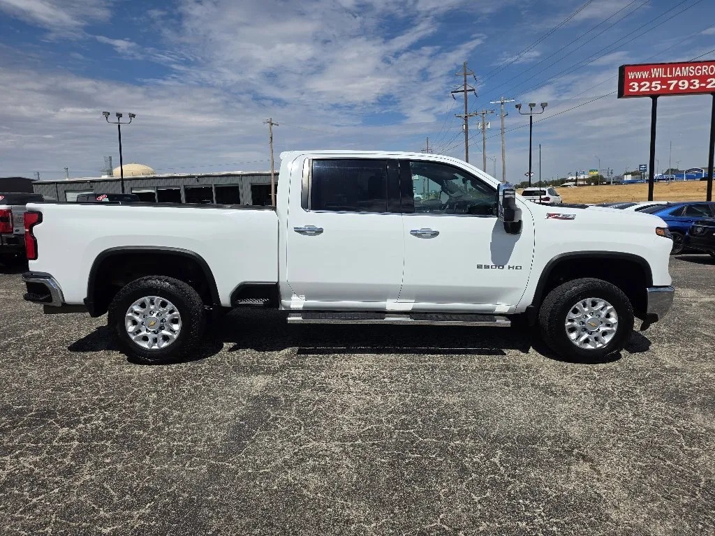 Chevrolet Silverado photo 8