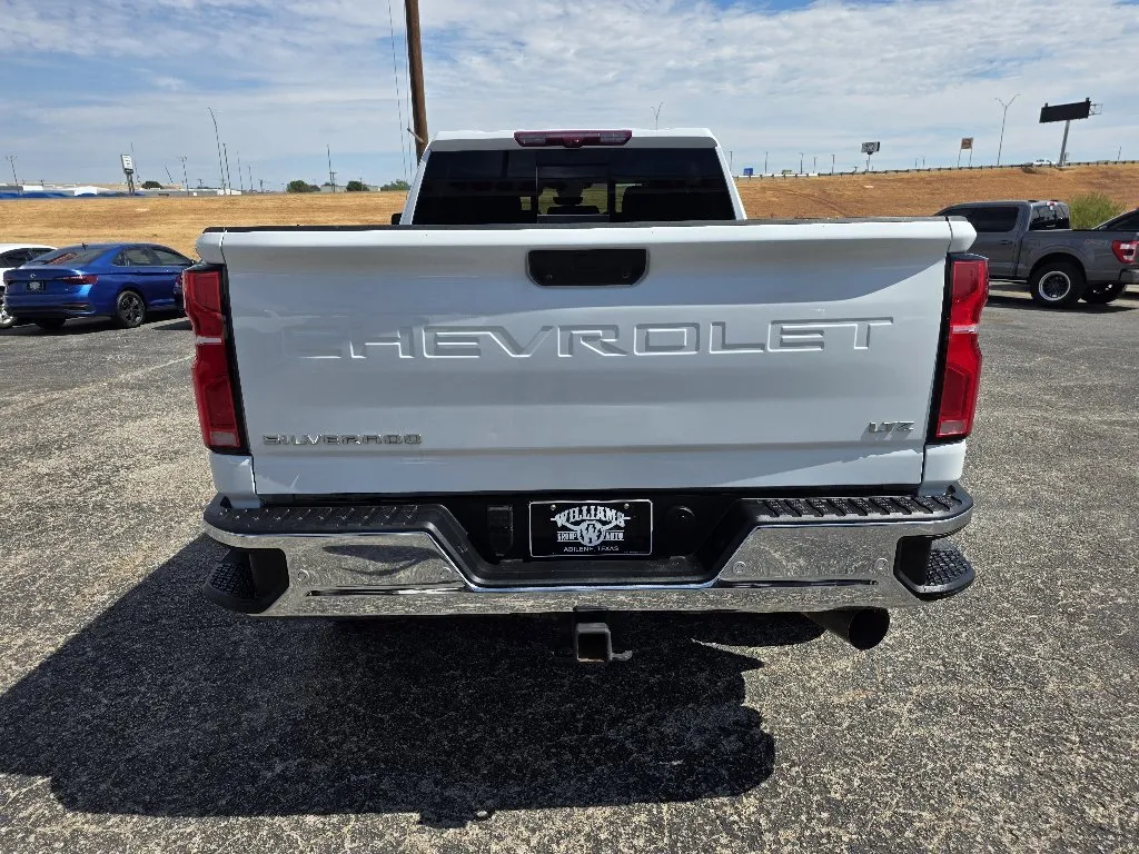 Chevrolet Silverado photo 6