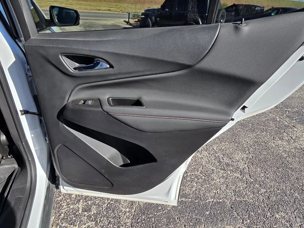 Chevrolet Equinox photo 14