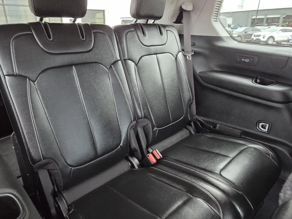 Jeep Grand Cherokee photo 17