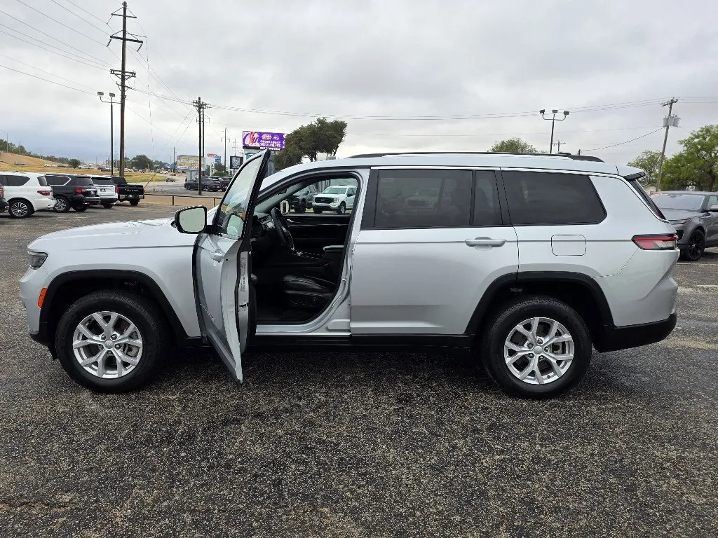 Jeep Grand Cherokee photo 9