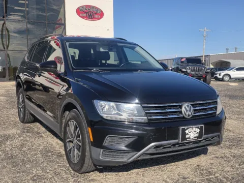Black 2018 VOLKSWAGEN TIGUAN SE for sale in Abilene, TX