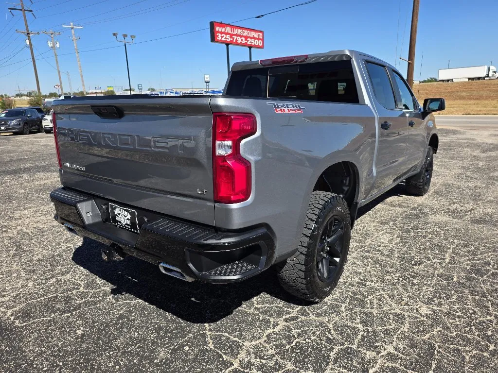 Chevrolet Silverado photo 7