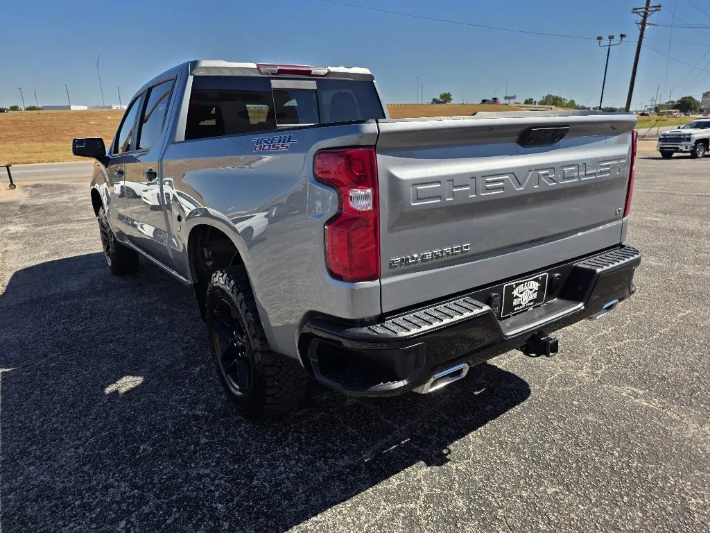Chevrolet Silverado photo 5