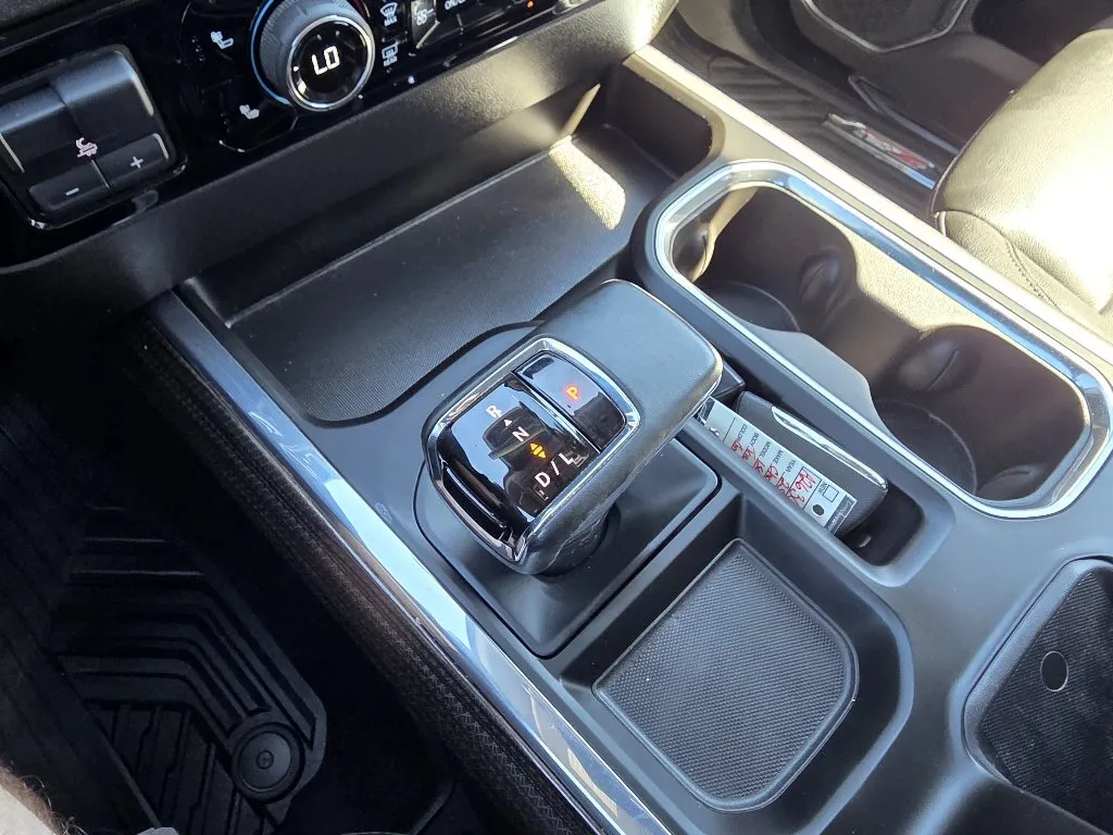 Chevrolet Silverado photo 22