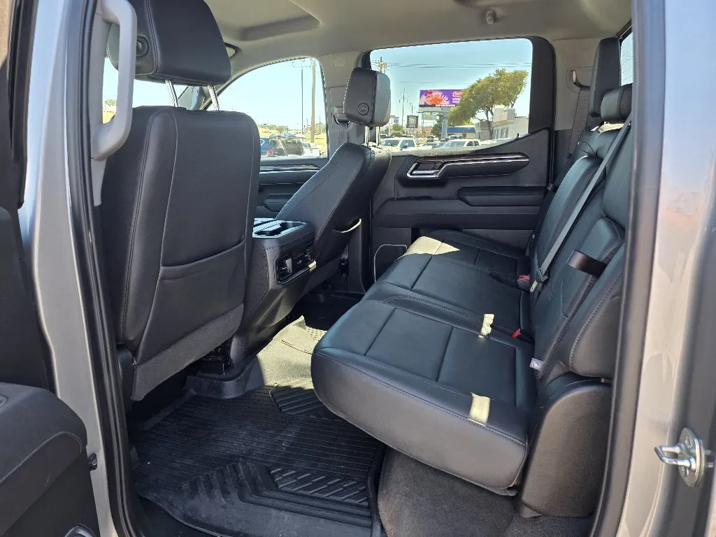 Chevrolet Silverado photo 13