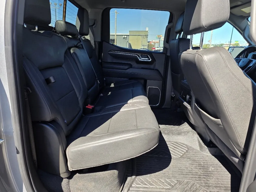 Chevrolet Silverado photo 15
