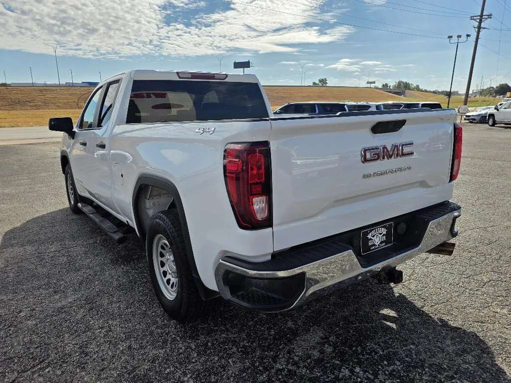 GMC Sierra photo 5