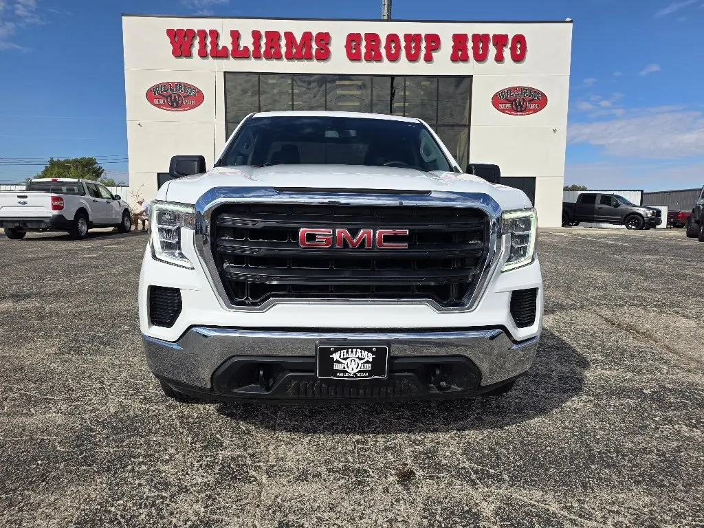 GMC Sierra photo 2