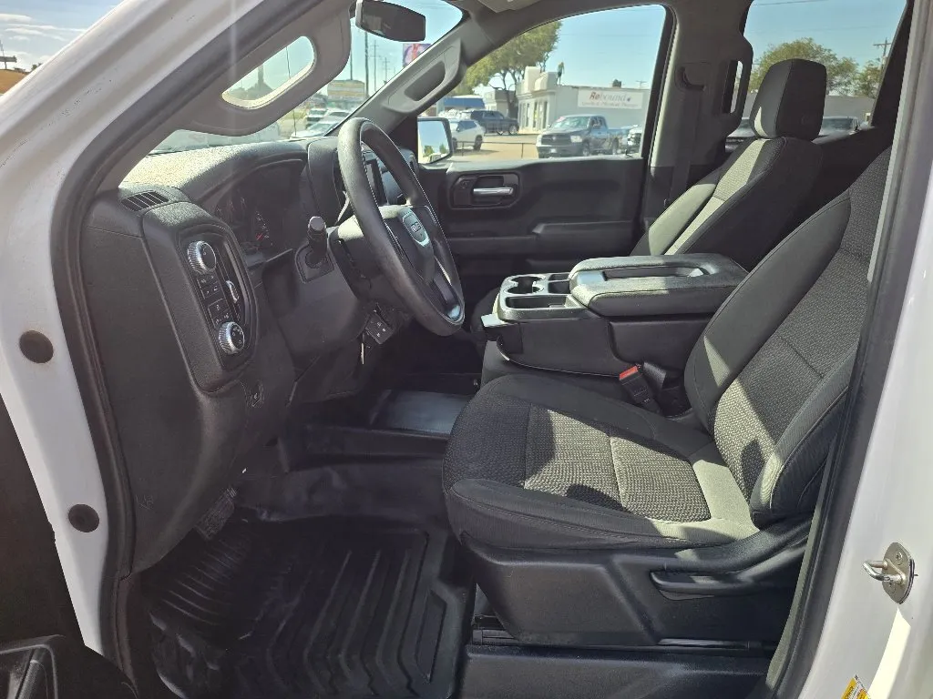 GMC Sierra photo 11
