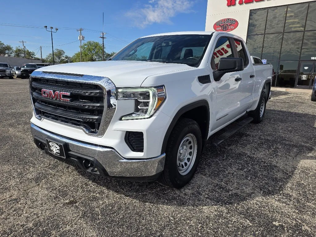 GMC Sierra photo 3