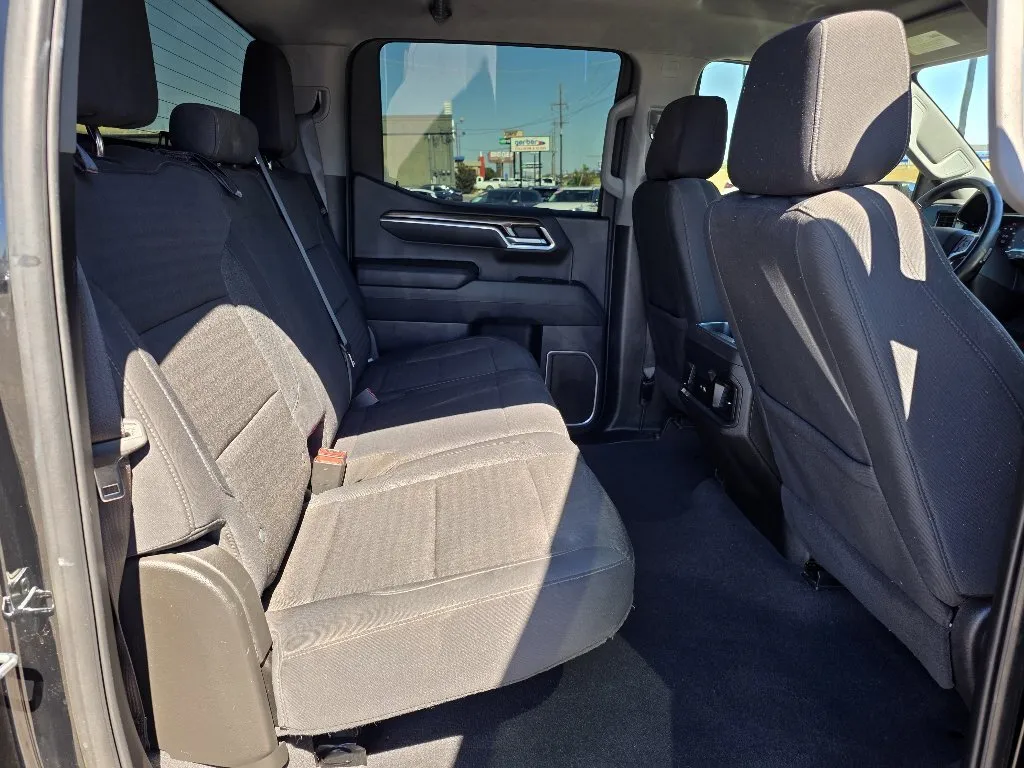Chevrolet Silverado photo 15